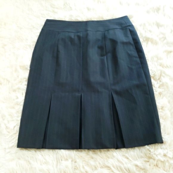 H&M Dresses & Skirts - wool blend skirt